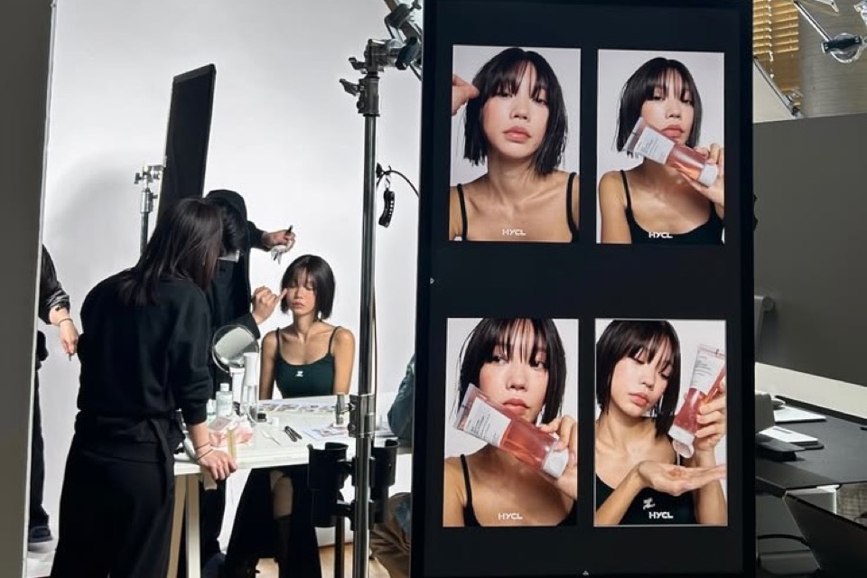 Photo studio behind-the-scenes with tethered shots
